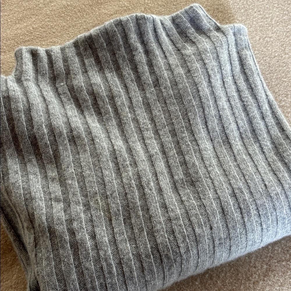 Eileen Fisher Wool and Cashmere Pullover - Picture 7 of 7